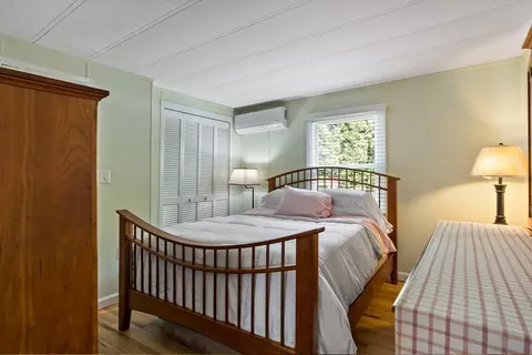 Bedroom - 193 Pine View Ter, Wareham, MA 02576 photo 4 of 5