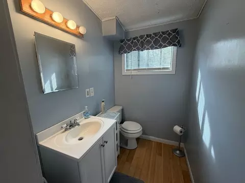 Bath - 32 River Rd, Andover, MA 01810 photo 3 of 3