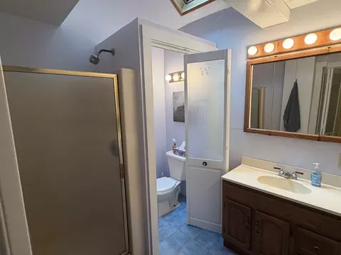 Bath - 32 River Rd, Andover, MA 01810 photo 1 of 3