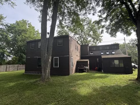 Exterior - 32 River Rd, Andover, MA 01810 photo 4 of 7
