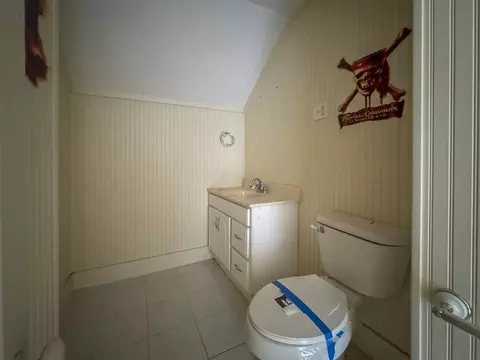 Bath - 34 Smithfield Rd, Woonsocket, RI 02895 photo 1 of 1