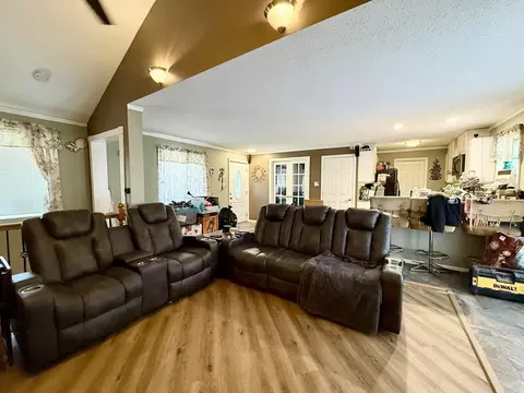 Living - 66 Barrison St, Springfield, MA 01109 photo 1 of 4