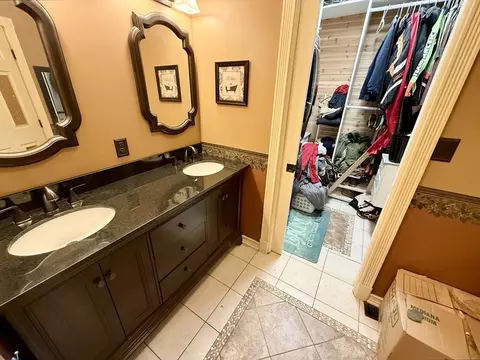 Bath - 66 Barrison St, Springfield, MA 01109 photo 5 of 7