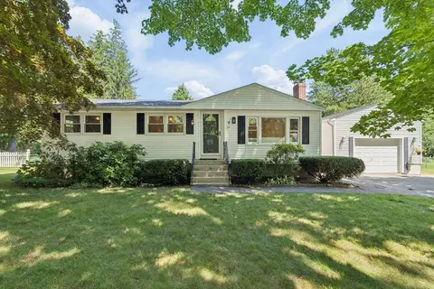 83 Colgate Dr, North Andover, MA 01845