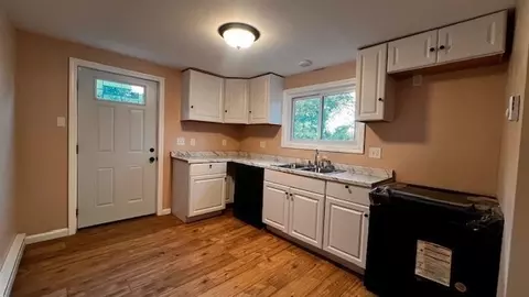 Entry Way - 81 Mccarthy Ave, Chicopee, MA 01020 photo 2 of 3
