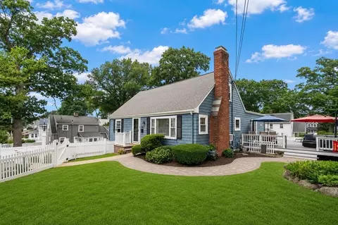 105 Whitman Ave, Melrose, MA 02176