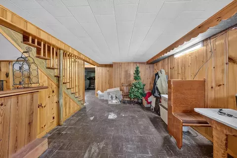 Entry Way - 504 Twichell St, Athol, MA 01331 photo 4 of 4