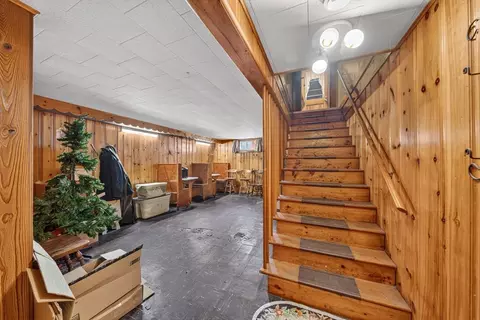 Entry Way - 504 Twichell St, Athol, MA 01331 photo 3 of 4