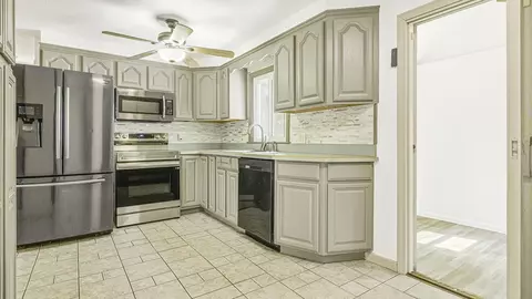 128 W Canton Cir, Springfield, MA 01104 photo 41