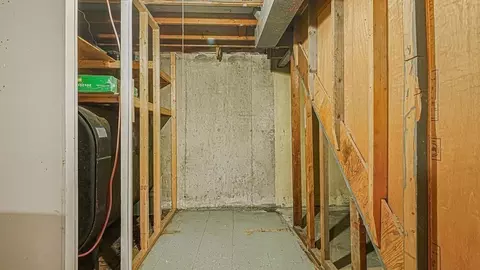 128 W Canton Cir, Springfield, MA 01104 photo 32