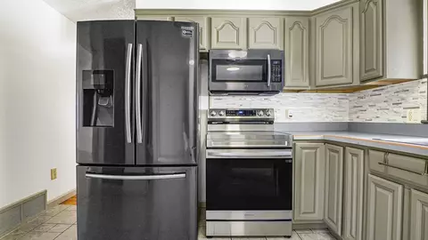 128 W Canton Cir, Springfield, MA 01104 photo 40