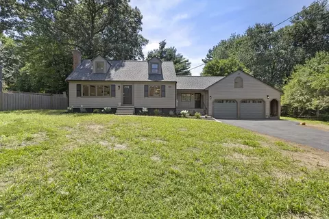Exterior - 14 Brown Dr, Walpole, MA 02081 photo 7 of 8