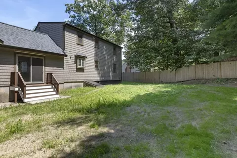 Exterior - 14 Brown Dr, Walpole, MA 02081 photo 4 of 8