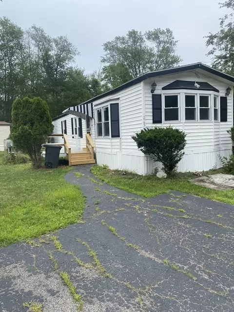 305 Turnpike #225, Easton, MA 02375