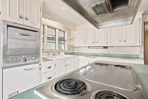 21 N Shore Ave, Danvers, MA 01923 photo 9