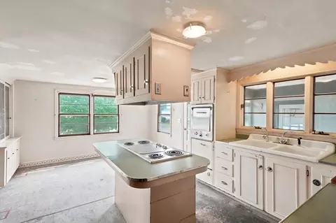 21 N Shore Ave, Danvers, MA 01923 photo 7