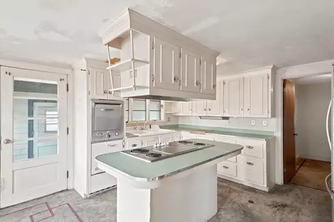 21 N Shore Ave, Danvers, MA 01923 photo 8