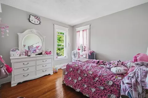 Bedroom - 102-104 Cambridge St, Springfield, MA 01109 photo 4 of 7