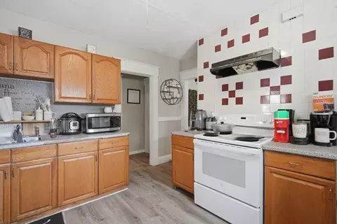 Kitchen - 102-104 Cambridge St, Springfield, MA 01109 photo 5 of 6