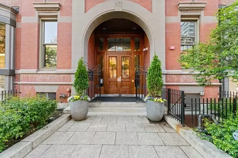 201 Newbury St #506, Boston, MA 02116