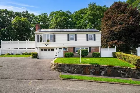 104 Spring View Dr, Lynn, MA 01904