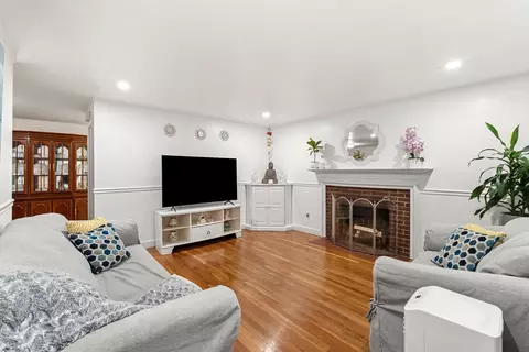 Living - 5 Main St, Acton, MA 01720 photo 1 of 2