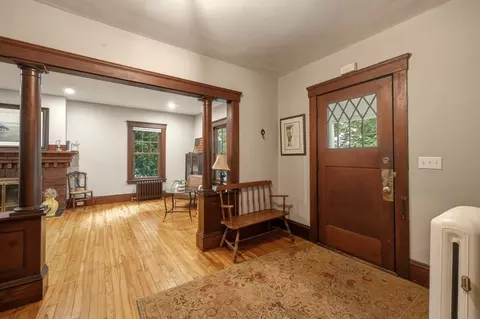 Entry Way - 2 Biltmore Rd, Worcester, MA 01602 photo 3 of 5
