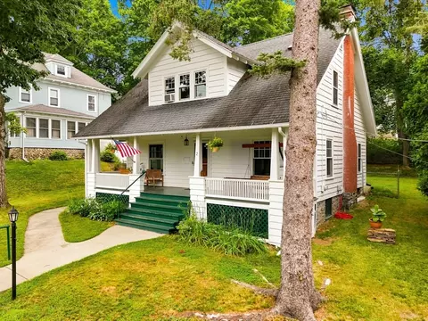 Exterior - 2 Biltmore Rd, Worcester, MA 01602 photo 2 of 6
