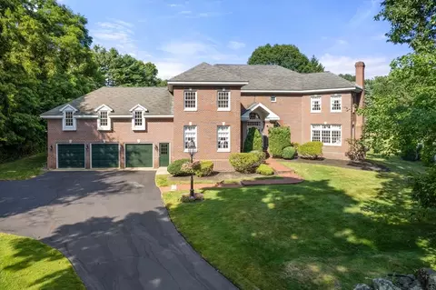 16 Longmeadow Rd, Milton, MA 02186