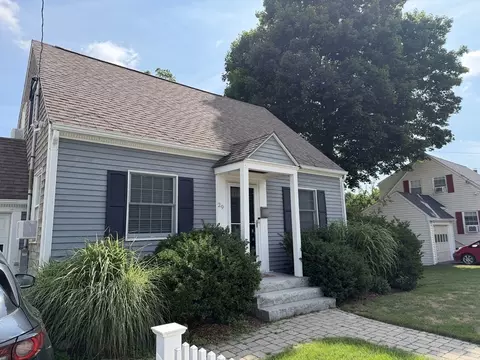 29 Pilgrim Rd, Weymouth, MA 02191