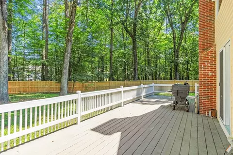 Exterior - 10 Wingate Ln, Acton, MA 01720 photo 4 of 8
