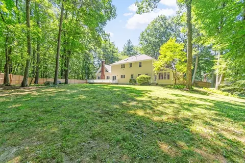 Exterior - 10 Wingate Ln, Acton, MA 01720 photo 2 of 8