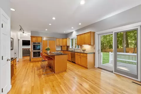 Kitchen - 10 Wingate Ln, Acton, MA 01720 photo 2 of 3