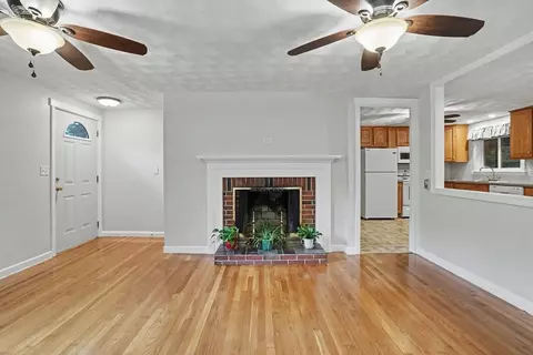 Living - 35 Park Forest Rd, Springfield, MA 01118 photo 6 of 6