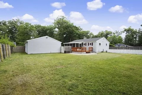 Exterior - 35 Park Forest Rd, Springfield, MA 01118 photo 2 of 11