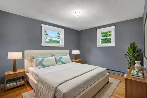 Bedroom - 35 Park Forest Rd, Springfield, MA 01118 photo 2 of 7