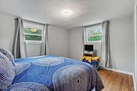 Bedroom - 35 Park Forest Rd, Springfield, MA 01118 photo 4 of 7