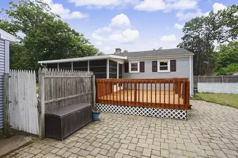 Exterior - 35 Park Forest Rd, Springfield, MA 01118 photo 9 of 11