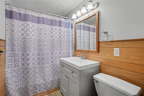 Bath - 35 Park Forest Rd, Springfield, MA 01118 photo 1 of 1