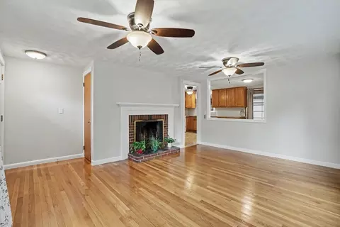 Living - 35 Park Forest Rd, Springfield, MA 01118 photo 2 of 6