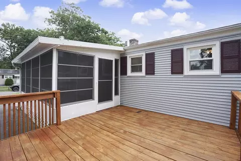 Exterior - 35 Park Forest Rd, Springfield, MA 01118 photo 6 of 11