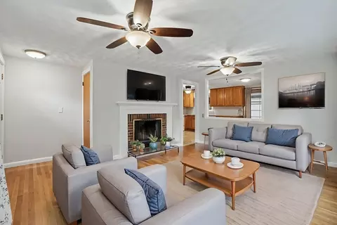 Living - 35 Park Forest Rd, Springfield, MA 01118 photo 3 of 6