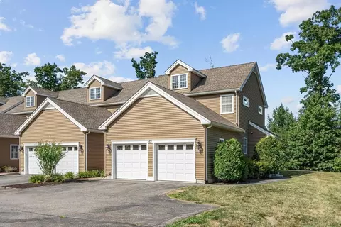 62 Terry Ln #62, Plainville, MA 02762