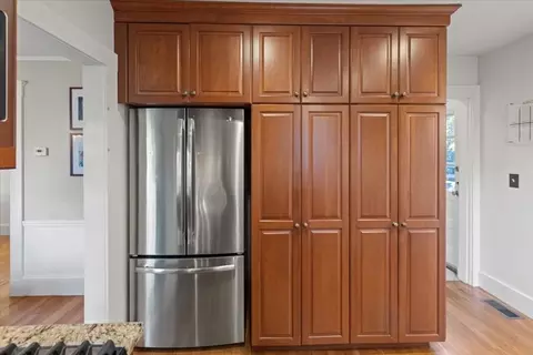 Kitchen - 533 Chestnut St, Needham, MA 02492 photo 4 of 5