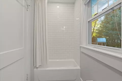 Bath - 533 Chestnut St, Needham, MA 02492 photo 2 of 4