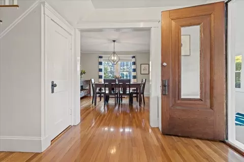 Entry Way - 533 Chestnut St, Needham, MA 02492 photo 3 of 6