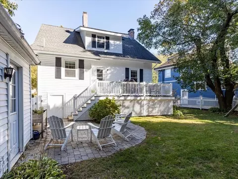 Exterior - 533 Chestnut St, Needham, MA 02492 photo 6 of 9