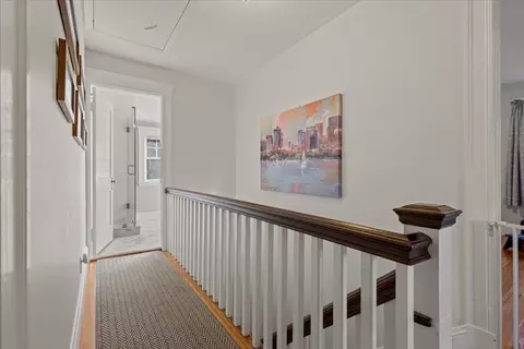 Entry Way - 533 Chestnut St, Needham, MA 02492 photo 6 of 6