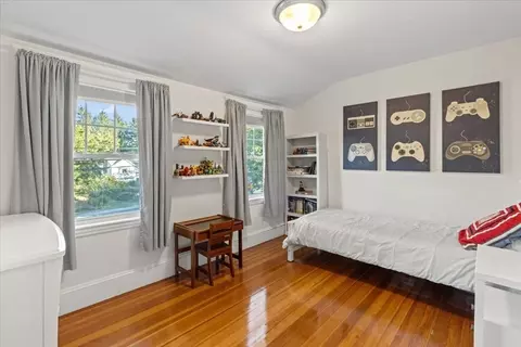 Bedroom - 533 Chestnut St, Needham, MA 02492 photo 3 of 5