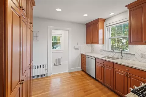 Kitchen - 533 Chestnut St, Needham, MA 02492 photo 5 of 5
